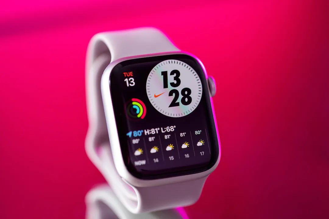 This image shows the Apple Watch Series 8.